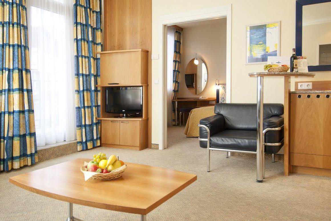 Starlight Hotel